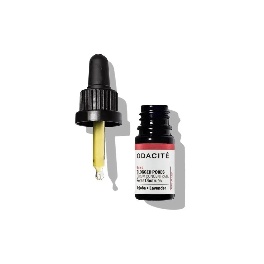 Ce sérum purifiant cible efficacement les impuretés et la congestion, tout en aidant à minimiser l’apparence des pores.
