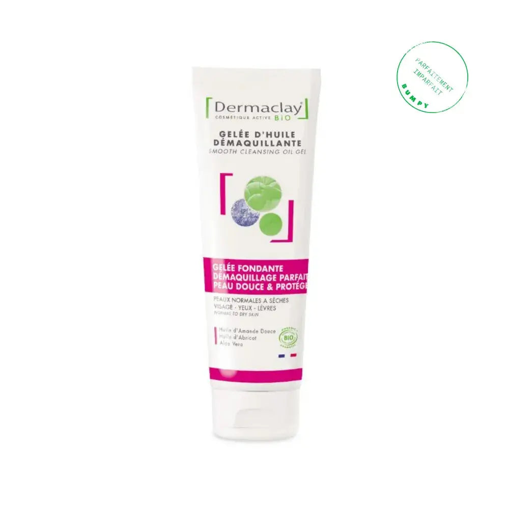 Véritable soin, la GELÉE D'HUILE DÉMAQUILLANTE laisse une peau propre, douce et lumineuse. Elle retire tous les types de maquillage même waterproof tout en respectant l’équilibre naturel de la peau.