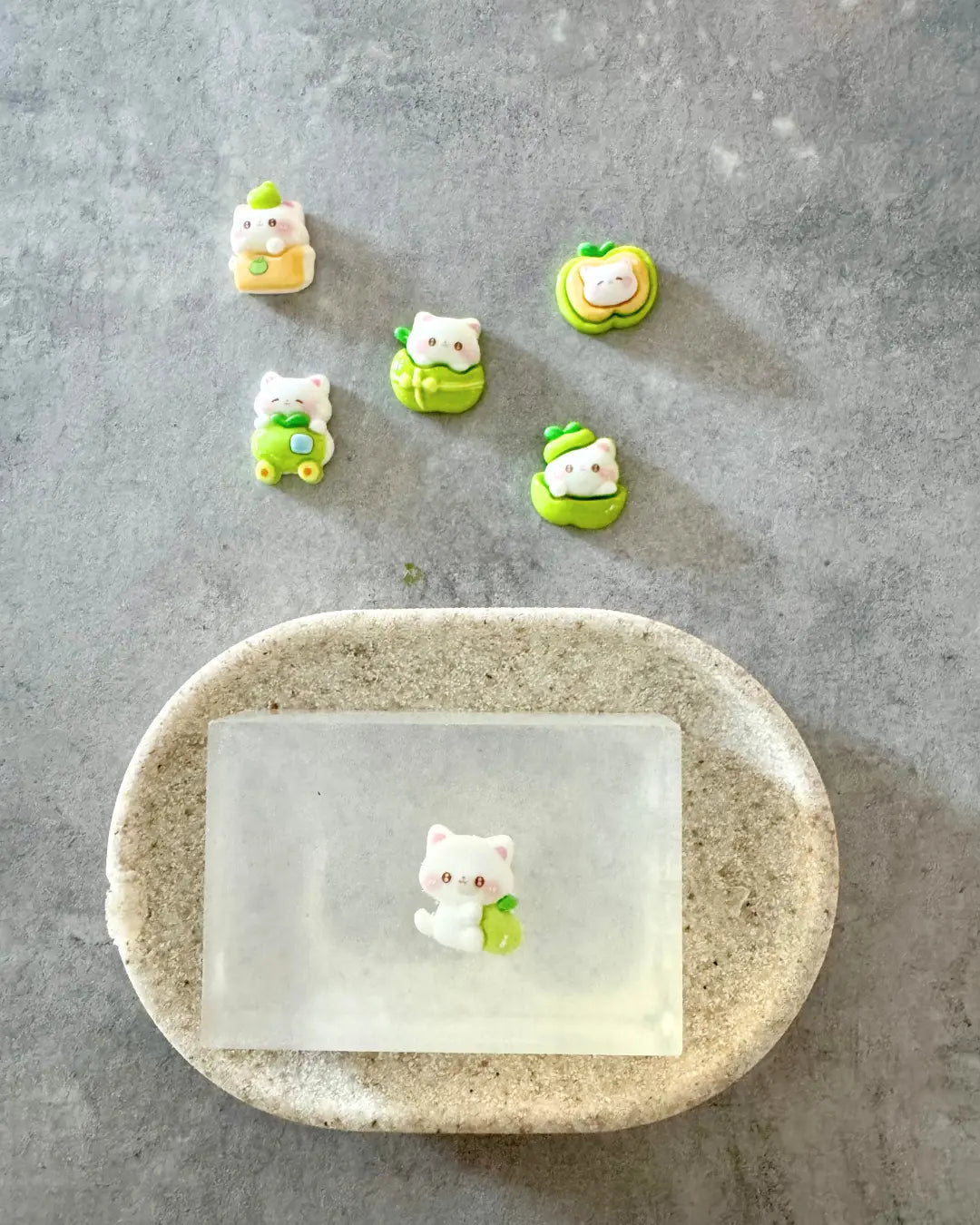 Savon Apple Cat Mini Chat avec Surprise - Savon Enfant Fait Main en France Soap Hit