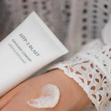 L’Exfoliant Confort élimine impuretés, cellules mortes et excès de sébum tout en resserrant les pores. La poudre d’abricot exfolie le visage en douceur tandis que l’extrait de papaye et l’huile de noyau d’abricot, aux propriétés nourrissantes, associés au Complexe exclusif HTP-3®, apportent confort et souplesse à la peau.

Tube de 100ml.
