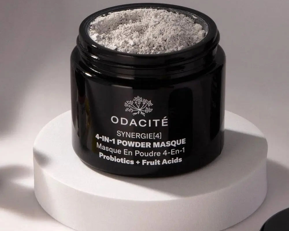 Un masque en poudre probiotique perfecteur de peau 4 en 1 qui associe en synergie des ingrédients pour : détoxifier, peler, éclaircir et renforcer la fermeté.
[Détails supplémentaires]
Idéal pour : les peaux fatiguées, congestionnées et polluées qui ont besoin d'un rafraîchissement en profondeur et d'une transformation éclatante.
Problèmes ciblés : teint terne, texture de la peau, congestion, pores obstrués et accumulation de peau morte.
