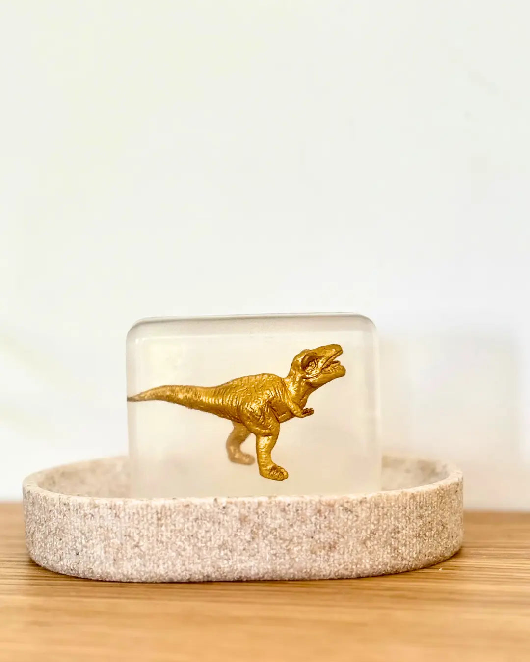 Savon Dinosaure Doré Brillant avec Surprise - Savon Dinosaure Enfant Fait Main en France Soap Hit
