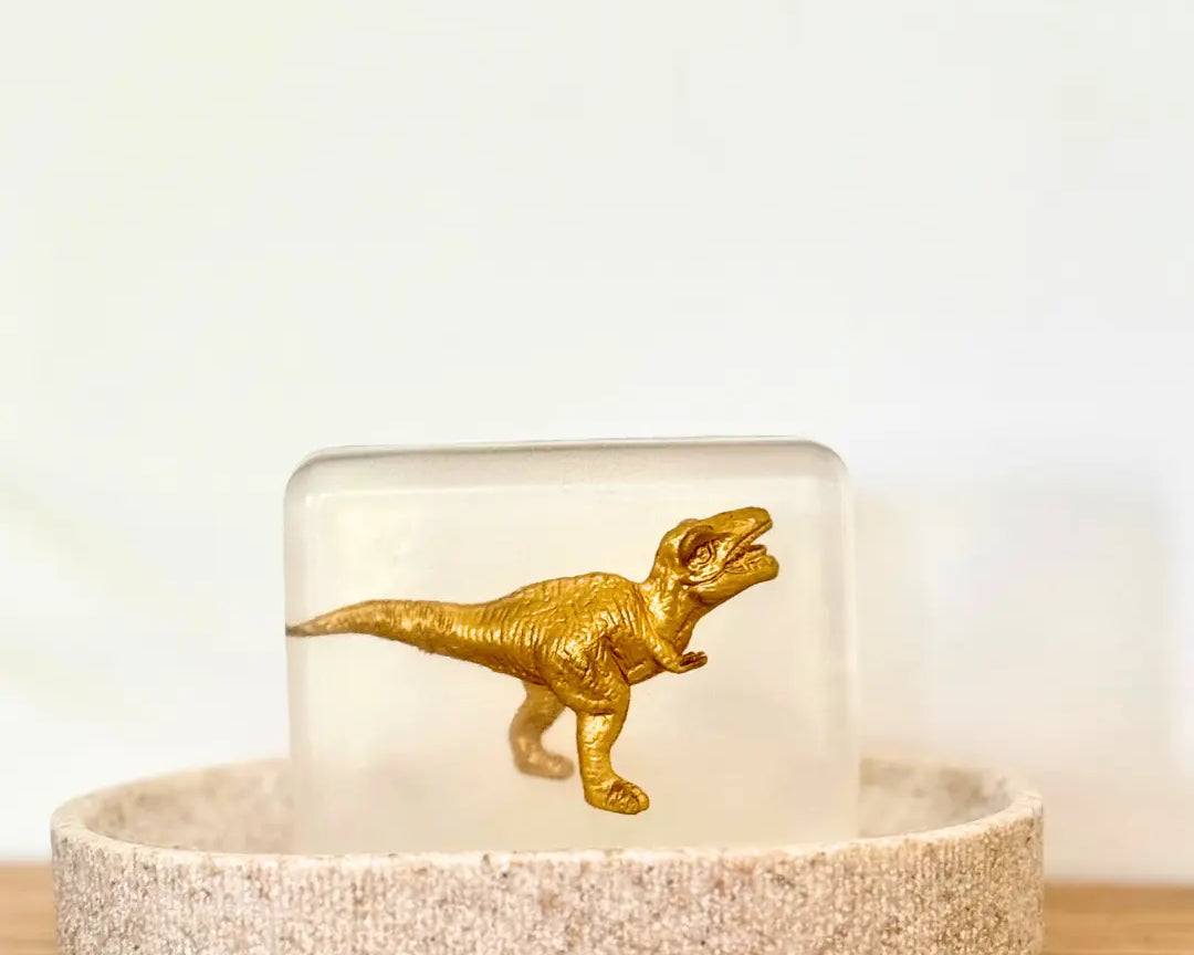 Savon Dinosaure Doré Brillant avec Surprise - Savon Dinosaure Enfant Fait Main en France Soap Hit