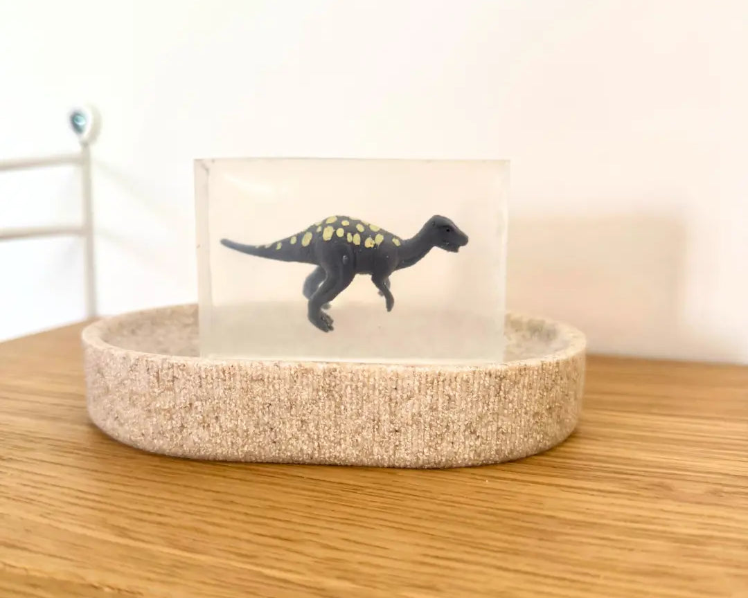 Savon Iguanodon Dinosaure avec Surprise - Savon Dinosaure Enfant Fait Main en France Soap Hit