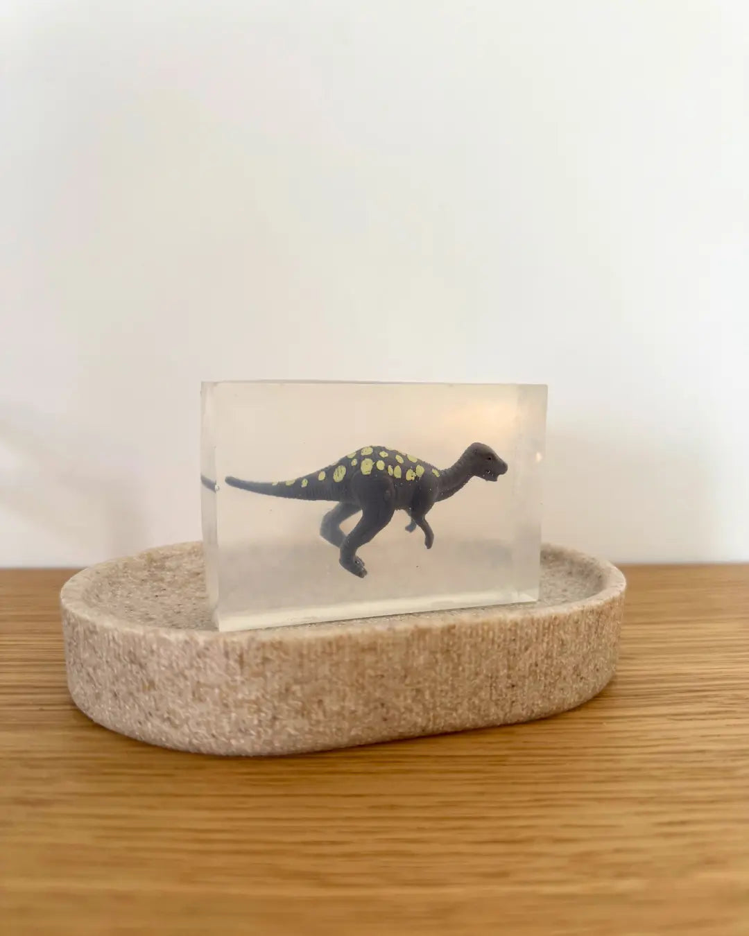 Savon Iguanodon Dinosaure avec Surprise - Savon Dinosaure Enfant Fait Main en France Soap Hit