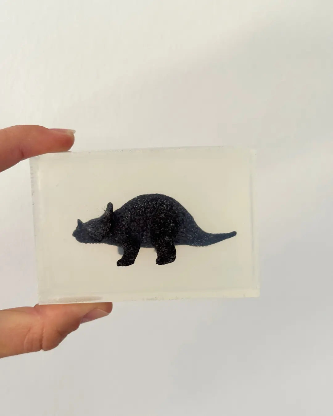 Savon Tricératops Dinosaure avec Surprise - Savon Dinosaure Enfant Fait Main en France Soap Hit