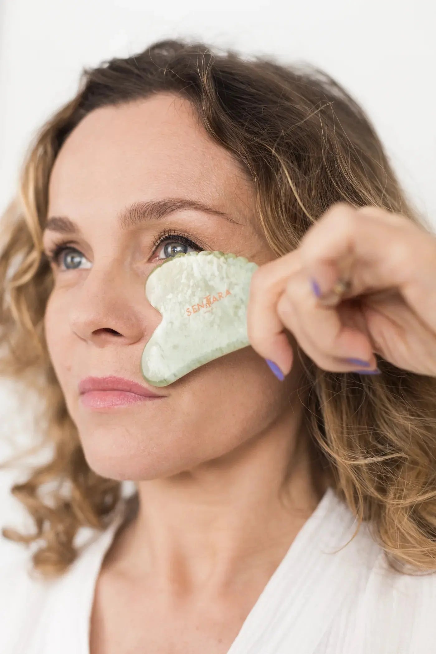 SENTARA : GUA SHA VISAGE -  JADE VERT CŒUR A DENTS Bumpy