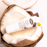 Baumes à lèvres Coco

🌱Véritable soin hydratant
🌞Texture riche et agréable à appliquer
🥥Explosion de coco à chaque application
🌿100% naturel et vegan
100% naturel &amp; Vegan