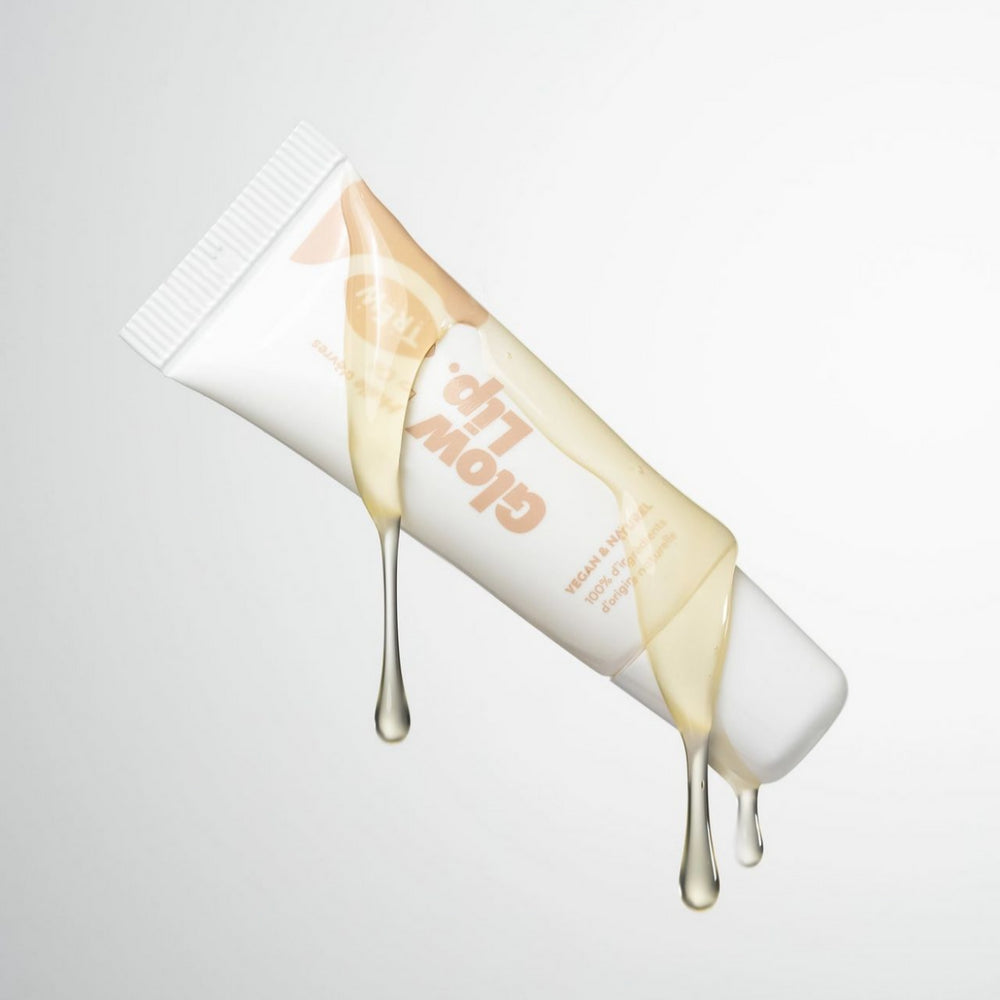 Glowlip est l’équilibre parfait entre un baume nourrissant et un gloss ultra-brillant. Sa formule unique hydrate intensément tout en offrant une finition miroir éclatante, sans l’effet collant des gloss traditionnels.
