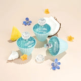 Souvenir d’été, rire gourmand : Coconut Cocktail est un parfum ensoleillé et sucré qui évoque les instants simples de l’enfance retrouvée.

La noix de coco croque sous les dents, enveloppée d’une vanille onctueuse et d’un musc sucré. Cette eau de toilette joue la carte de la gourmandise assumée, avec une touche d’exotisme légère et joyeuse.