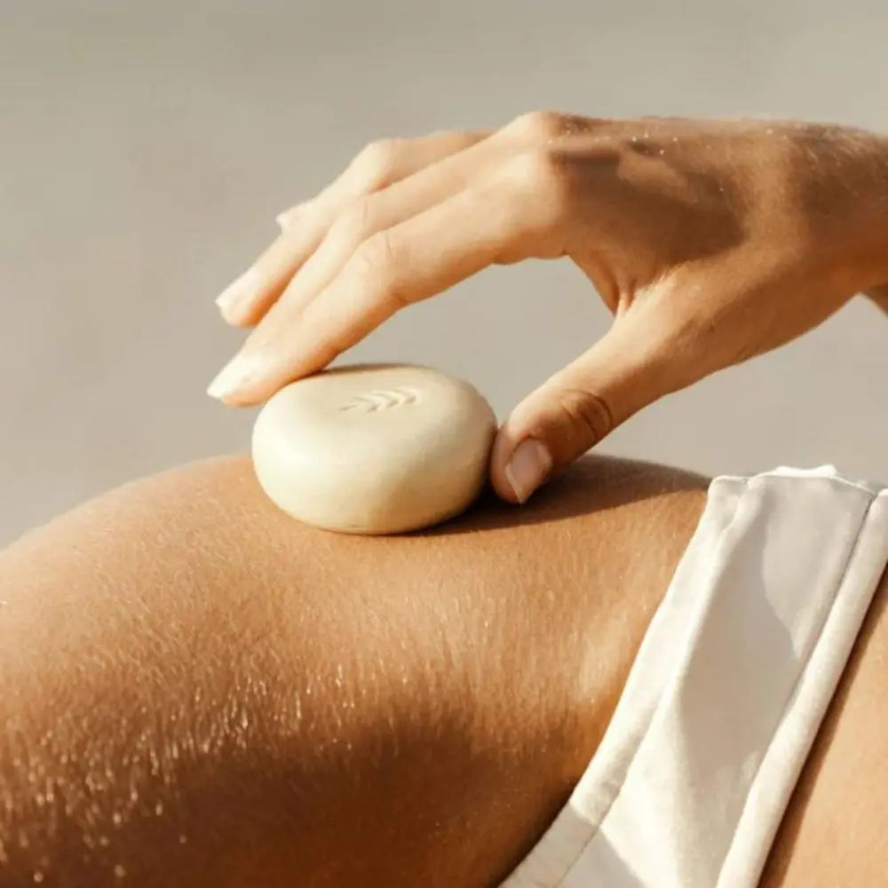 MASQUE APRÈS-SOLEIL SOLIDE SOIN CHEVEUX - NUTRITION &amp; RÉPARATION 50G - UMAÏ